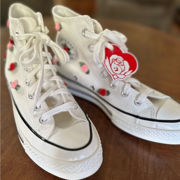 Converse Chuck 70 Valentine’s Day High-Top w/ Ribbon Roses, Gift Tag, NWOB 7.5W - Picture 1 of 9